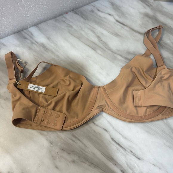 COPY - SKIMS FITS EVERYBODY UNLINED DEMI BRA size 32DDDD - Picture 3 of 5